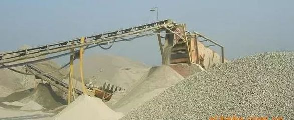 高峰街專項檢查砂石場 扎實做好環(huán)保整治工作